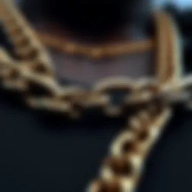 Craftsmanship of the Cuban chain highlighted through close-up