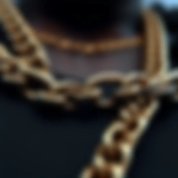 Craftsmanship of the Cuban chain highlighted through close-up